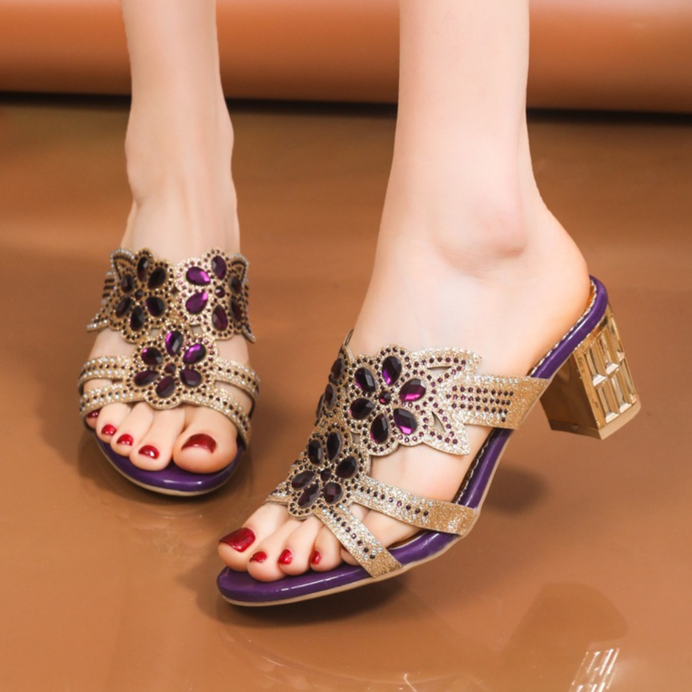Новые женские шлепанцы 2026 го – обзор и цена Women Fashion Outfits